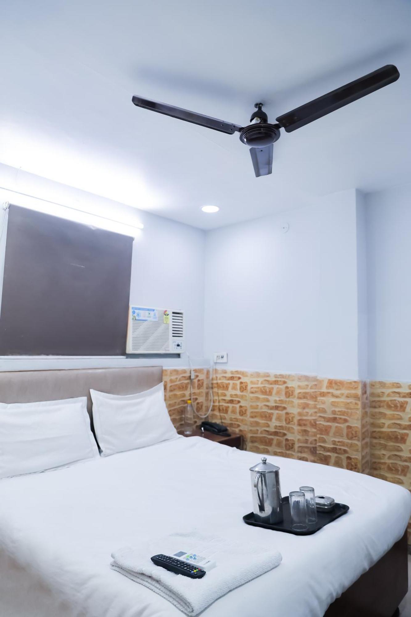 Mannat Stay Hotel - Laxmi Nagar 新德里 外观 照片