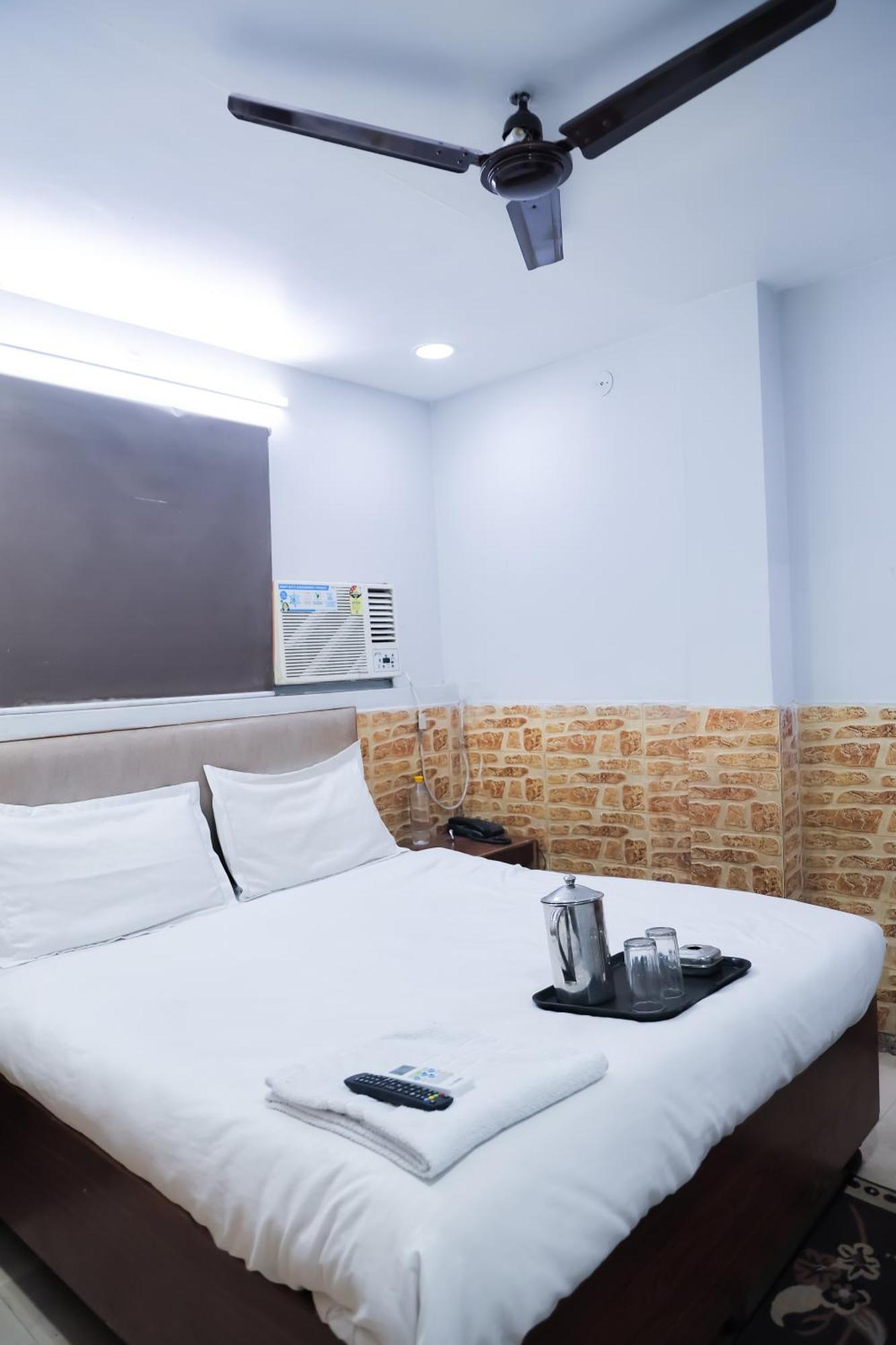Mannat Stay Hotel - Laxmi Nagar 新德里 外观 照片
